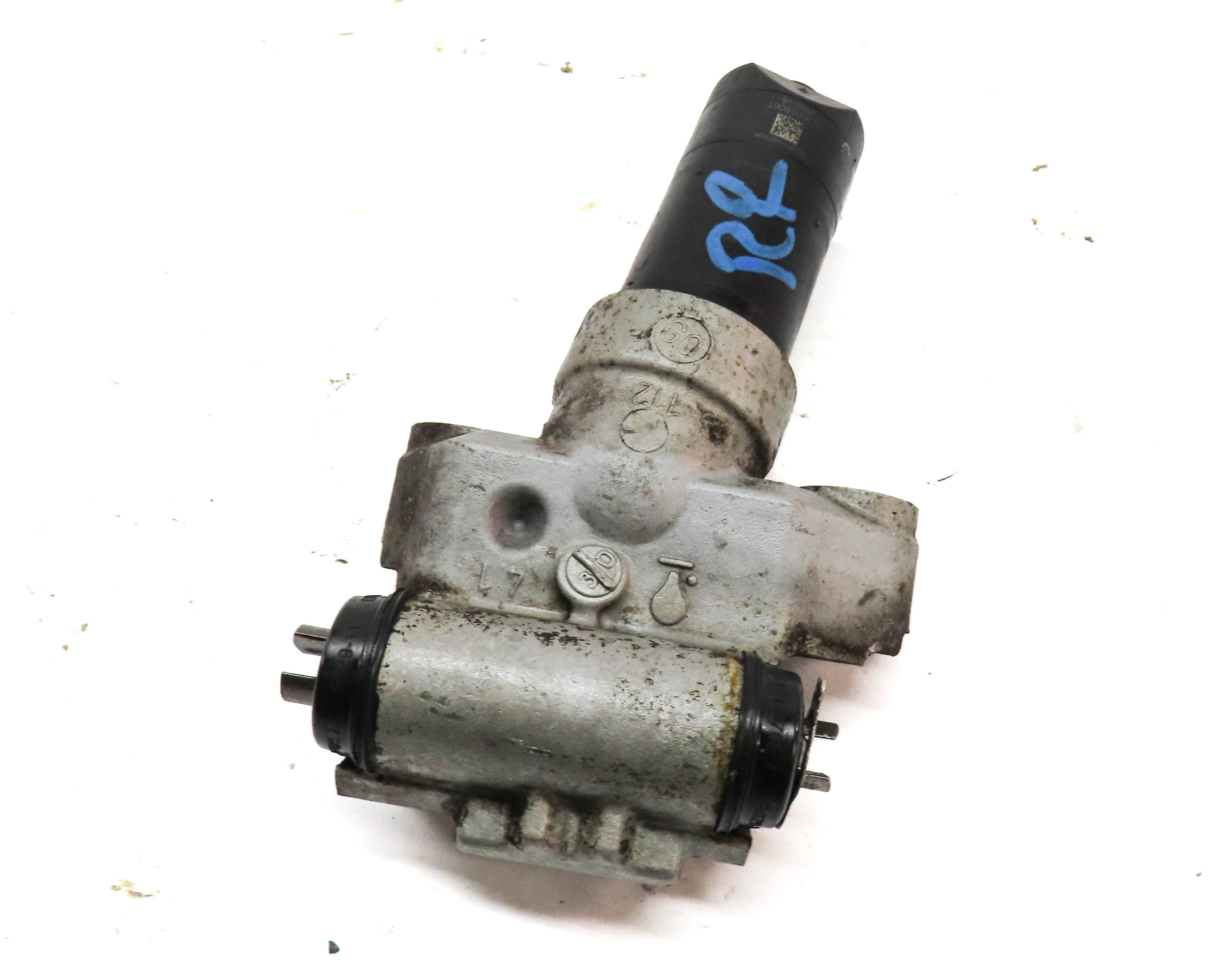 2011 PORSCHE CAYENNE S HYBRID (958) REAR RIGHT PARKING BRAKE ACTUATOR MOTOR — exact item pictured